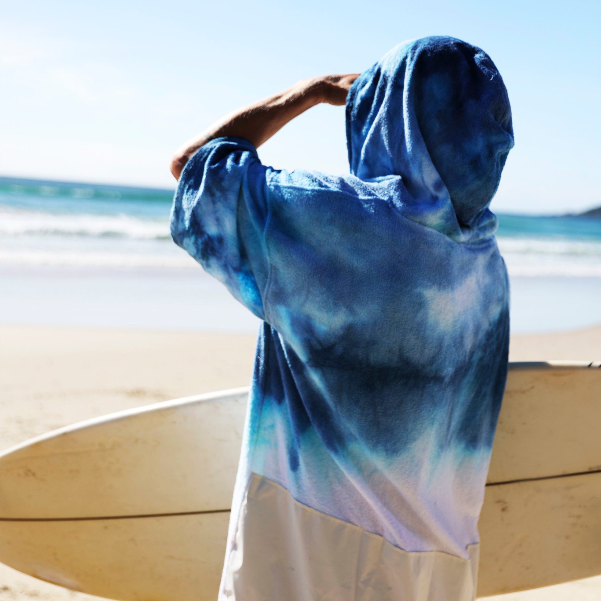 Latina_towel_poncho_aussie